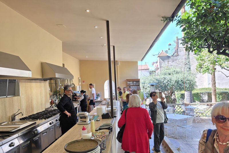 Cuisine à ciel ouvert de l'école Babilonia