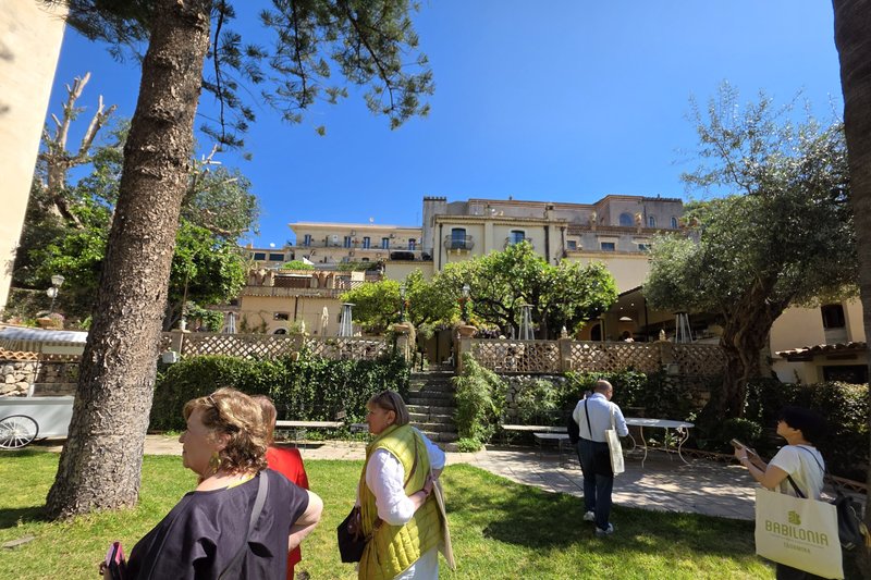 Les jardins splendides de Babilonia, votre école d'italien à Taormina