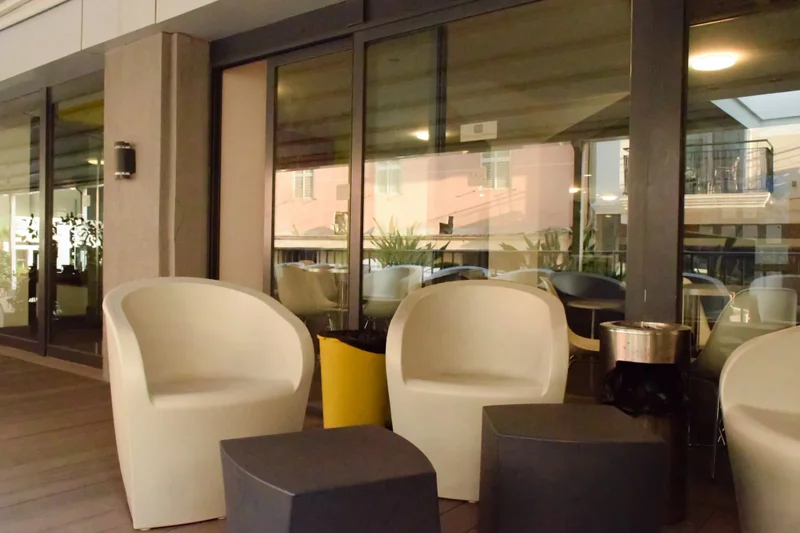 Séjour linguistique à Malte : la terrasse de l'école ESE Malta : se relaxer un moment entre 2 cours